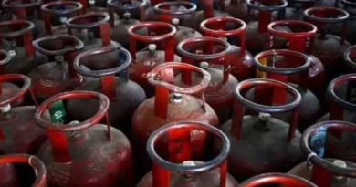 বেস্ট কলকাতা নিউজ : গ্যাসের চরম আকাল, হস্টেলে রান্না বন্ধ মুড়ি খেয়ে দিন কাটছে পড়ুয়াদের, ছড়ালো ক্ষোভ