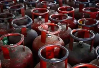 বেস্ট কলকাতা নিউজ : গ্যাসের চরম আকাল, হস্টেলে রান্না বন্ধ মুড়ি খেয়ে দিন কাটছে পড়ুয়াদের, ছড়ালো ক্ষোভ