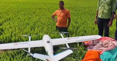 বেস্ট কলকাতা নিউজ : ধানক্ষেতে মিললো রহস্যময় এক বিশাল ড্রোন, চরম আতঙ্কে স্থানীয় বাসিন্দারা