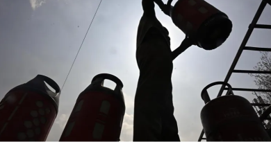 বেস্ট কলকাতা নিউজ : দেশ জুড়ে রান্নার গ্যাসের হাহাকরের আবহে ২৭টি এলপিজি সিলিন্ডার চুরি গেল মুম্বইতে