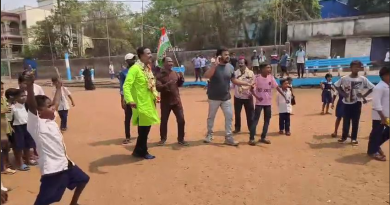 বেস্ট কলকাতা নিউজ : মন্দিরে পুজো দিয়ে খুদেদের সাথে ফুটবল খেললেন খড়্গপুরের তৃণমূল কংগ্রেস প্রার্থী প্রদীপ সরকার