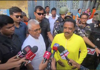 বেস্ট কলকাতা নিউজ : পশ্চিম মেদিনীপুর জেলার খড়গপুর পৌরসভার পাঁচ নম্বর ওয়ার্ডে দিলীপ ঘোষ প্রদীপ সরকারের বিশেষ সৌজন্য বিনিময়