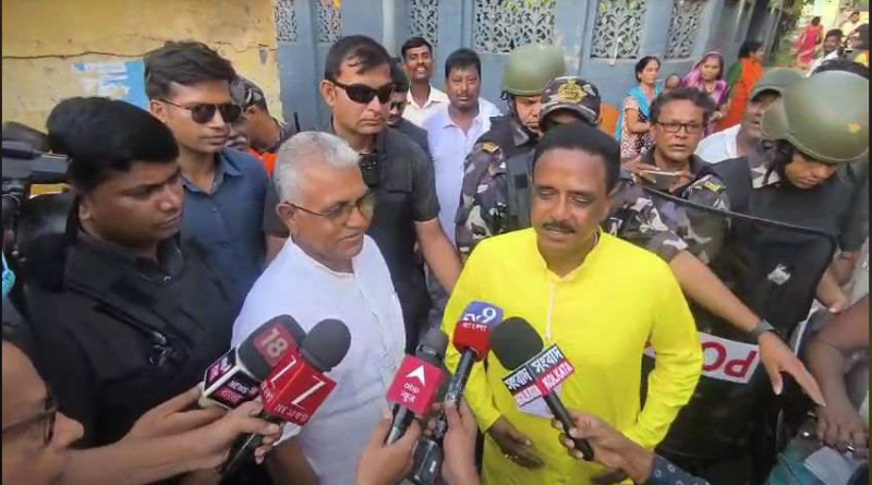 বেস্ট কলকাতা নিউজ : পশ্চিম মেদিনীপুর জেলার খড়গপুর পৌরসভার পাঁচ নম্বর ওয়ার্ডে দিলীপ ঘোষ প্রদীপ সরকারের বিশেষ সৌজন্য বিনিময়