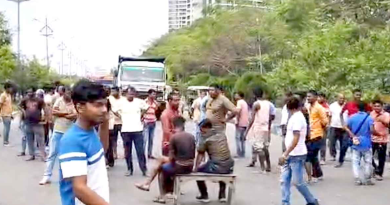 বেস্ট কলকাতা নিউজ : নিউটাউনে জলাশয়ে বুজিয়ে বেআইনি নির্মাণ! গায়ে কেরোসিন ঢেলে চললো এক তুমুল বিক্ষোভ, বিশ্ব বাংলা সরণিতে জ্বলল আগুন