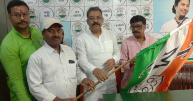 বেস্ট কলকাতা নিউজ : ভোটের মুখে ফের গেরুয়া শিবিরে এক বিরাট ভাঙ্গন! ঘাস ফুলে যোগ দিলেন ফেকু সাহানি