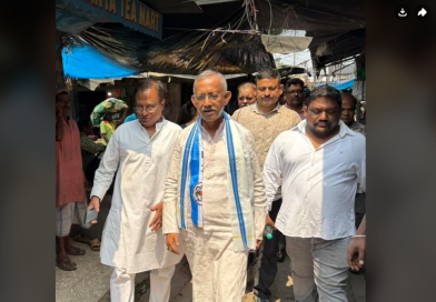 বেস্ট কলকাতা নিউজ : গোটা শিলিগুড়ি শহর জুড়ে ঘুরে ঘুরে নির্বাচনী প্রচার সারলেন মেয়র গৌতম দেব