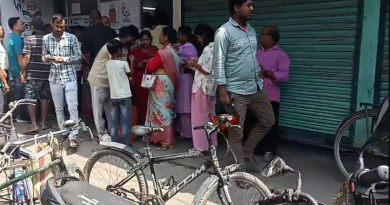 বেস্ট কলকাতা নিউজ : গ্যাস নিতে এসে চরম ভোগান্তি, মেয়রকে দেখে ক্ষোভে ফেটে পড়লেন গ্রাহকেরা