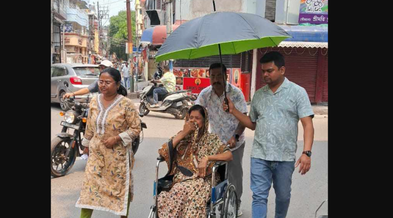 বেস্ট কলকাতা নিউজ : ভোটের দিন মানবিকতার নজীর সৃষ্টি করলেন জোড়া ফুল শিবিরের অনুগত সৈনিক সুদীপ্ত জানা