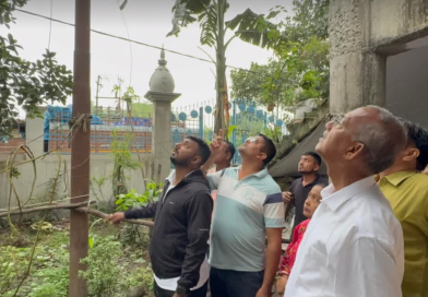 বেস্ট কলকাতা নিউজ : বিদ্যুৎ এর তার পড়ে গিয়ে ঘটে গেলো বিপর্যয়, পরিস্থিতি দেখতে এলেন মেয়র গৌতম দেব