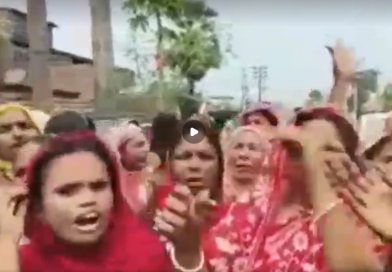 বেস্ট কলকাতা নিউজ : ভোটার তালিকা থেকে নাম বাদ পড়ার প্রতিবাদে জাতীয় সড়কে টায়ার জ্বালিয়ে বিক্ষোভ ও পথ অবরোধ মালদার একাধিক এলাকার বাসীন্দাদের