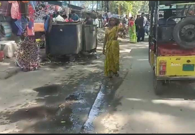 মন্দিরের সামনে গাড়ি রাখা কে নিয়ে এক চরম সমস্যায় শিলিগুড়ির মানুষজন বেস্ট কলকাতা নিউজ : মন্দিরের সামনে গাড়ি রাখা কে নিয়ে এক চরম সমস্যায় শিলিগুড়ির মানুষজন