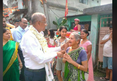 বেস্ট কলকাতা নিউজ : আর কিছুদিন পরেই ভোট ,বাড়িতে বাড়িতে গিয়ে প্রচার সারছেন মেয়র গৌতম দেব