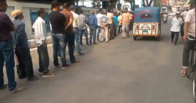 বেস্ট কলকাতা নিউজ : শিলিগুড়িতে চলছে ভোটগ্রহণ, ভোটগ্রহণ কেন্দ্রের বাইরে পড়লো ভোটারদের লম্বা লাইন