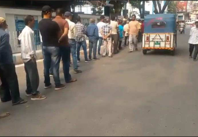 বেস্ট কলকাতা নিউজ : শিলিগুড়িতে চলছে ভোটগ্রহণ, ভোটগ্রহণ কেন্দ্রের বাইরে পড়লো ভোটারদের লম্বা লাইন