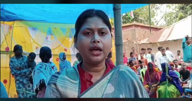 বেস্ট কলকাতা নিউজ : ছুটিরদিনে অভিনব প্রচার প্রার্থীর, ধামসা মাদলের তালে কোমর দুলিয়ে আদিবাসী মহিলাদের সাথে নেচে জনসংযোগ তৃণমূল প্রার্থী লিপিকা বর্মন ঘোষের