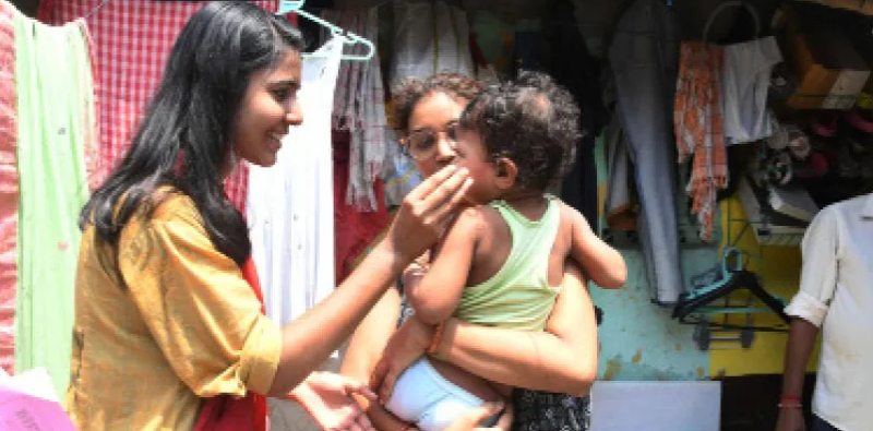 বেস্ট কলকাতা নিউজ : চোখের সংক্রমণ নিয়েও নিজের কেন্দ্রের সঙ্গে চলছে জেলায় জেলায় প্রচার, তরুণের স্বপ্ন নিয়ে ছুটে চলেছেন সিপিএম প্রার্থী আফরিন বেগম