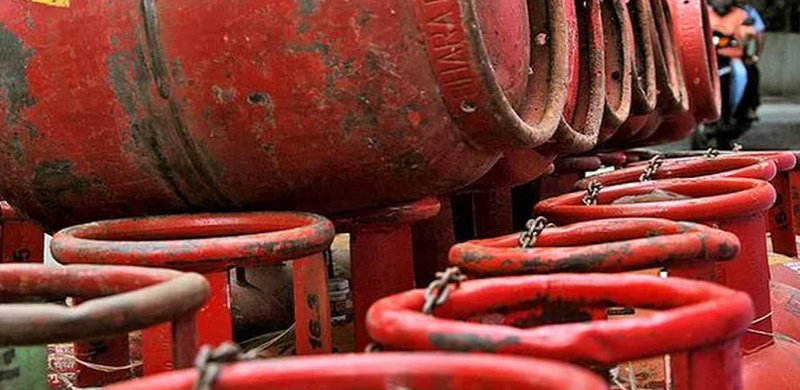 বেস্ট কলকাতা নিউজ : বাংলার ভোট মিটলেই ফের রান্নার গ্যাসে হয়রানি? ২৫ দিন পর বুকিং করেও মিলবে না সিলিন্ডার উঠছে প্রশ্ন