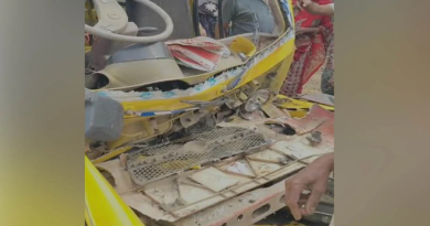 বেস্ট কলকাতা নিউজ : দাঁড়িয়ে থাকা ডাম্পারে সজোরে ধাক্কা স্কুল ভ্যানের, গুরুতর জখম হল ২৫জন পড়ুয়া