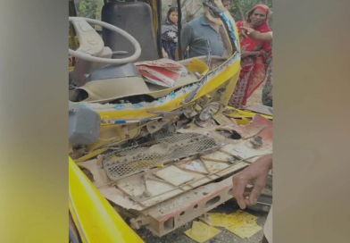 দাঁড়িয়ে থাকা ডাম্পারে সজোরে ধাক্কা স্কুল ভ্যানের, গুরুতর জখম হল ২৫জন পড়ুয়া বেস্ট কলকাতা নিউজ : দাঁড়িয়ে থাকা ডাম্পারে সজোরে ধাক্কা স্কুল ভ্যানের, গুরুতর জখম হল ২৫জন পড়ুয়া