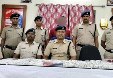 ভোটের আগে আরপিএফেরকড়া নজরদারি , উদ্ধার হল প্রচুর রুপোর গয়না ও গাঁজা বেস্ট কলকাতা নিউজ : ভোটের আগে কড়া নজরদারি আরপিএফের, উদ্ধার হল প্রচুর রুপোর গয়না ও গাঁজা