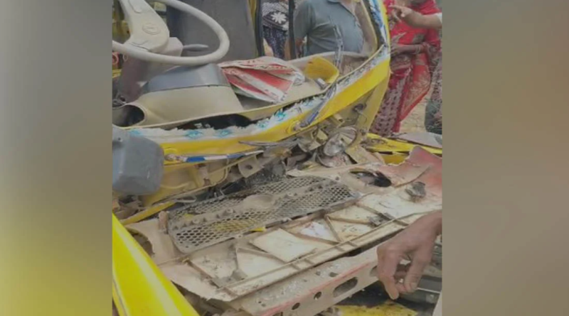 বেস্ট কলকাতা নিউজ : দাঁড়িয়ে থাকা ডাম্পারে সজোরে ধাক্কা স্কুল ভ্যানের, গুরুতর জখম হল ২৫জন পড়ুয়া