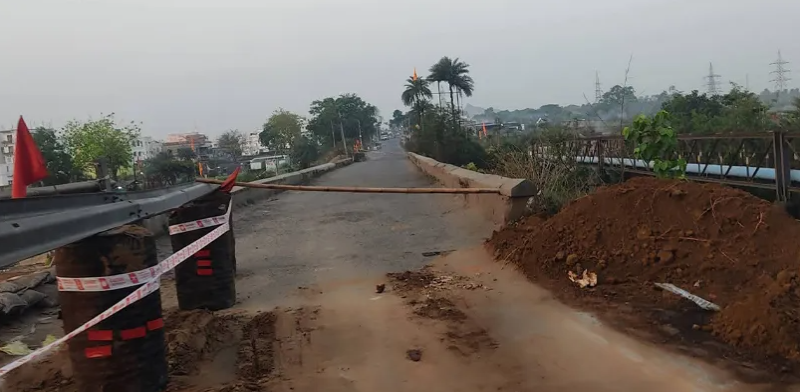 বেস্ট কলকাতা নিউজ : গভীর রাতে ভেঙে পড়ল ব্রিজ, অবরুদ্ধ হয়ে পড়লো রঘুনাথপুর-বরাকর রাজ্য সড়ক