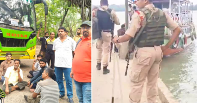 বেস্ট কলকাতা নিউজ : দ্বিতীয় দফার জন্য নদীপথে রওনা ভোটকর্মীদের, বাস না-পেয়ে বিক্ষোভ দুর্গাপুরে