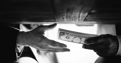 বেস্ট কলকাতা নিউজ : টাকা দিলে তবেই মিলবে মেডিক্যাল সার্টিফিকেট, ঘুষ নেওয়ার অভিযোগে গ্রেপ্তার হল ১ চিকিৎসক