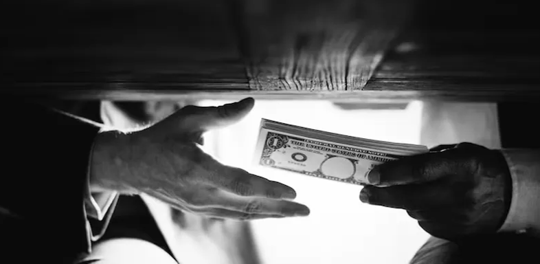 বেস্ট কলকাতা নিউজ : টাকা দিলে তবেই মিলবে মেডিক্যাল সার্টিফিকেট, ঘুষ নেওয়ার অভিযোগে গ্রেপ্তার হল ১ চিকিৎসক