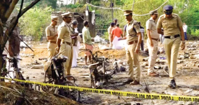 বেস্ট কলকাতা নিউজ : কেরলে আতশবাজিরর কারখানায় বিস্ফোরণে মৃত ১৩ জন শ্রমিক , আতঙ্কের ছাপ অগ্নিকাণ্ডে জীবিত কর্মীর চোখে মুখে