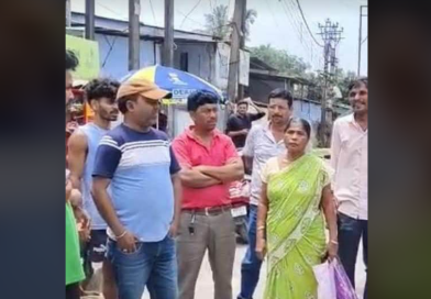 বেস্ট কলকাতা নিউজ : শিলিগুড়ির ফুলবাড়িতে মহিলার গয়না নিয়ে পালালো এক যুবক