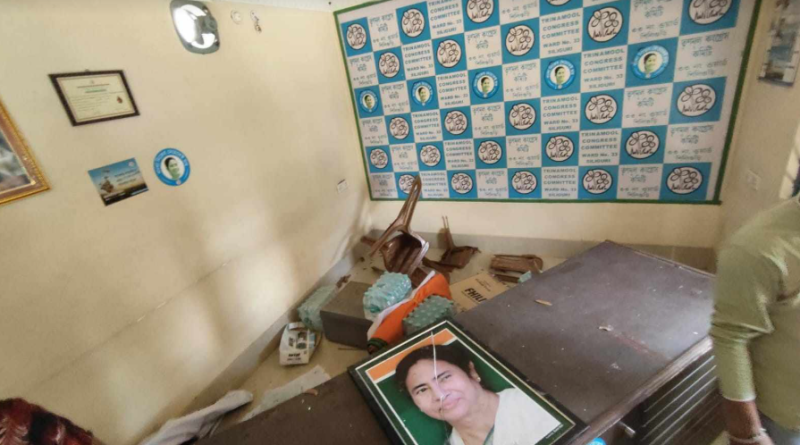 বেস্ট কলকাতা নিউজ : শিলিগুড়ির ৩৩ নং ওয়ার্ড এ ভাঙচুর করা হল তৃণমূল কংগ্রেস এর পার্টি অফিস, এমনকি ভেঙে ফেলা হল টিভি এবং চেয়ার টেবিল