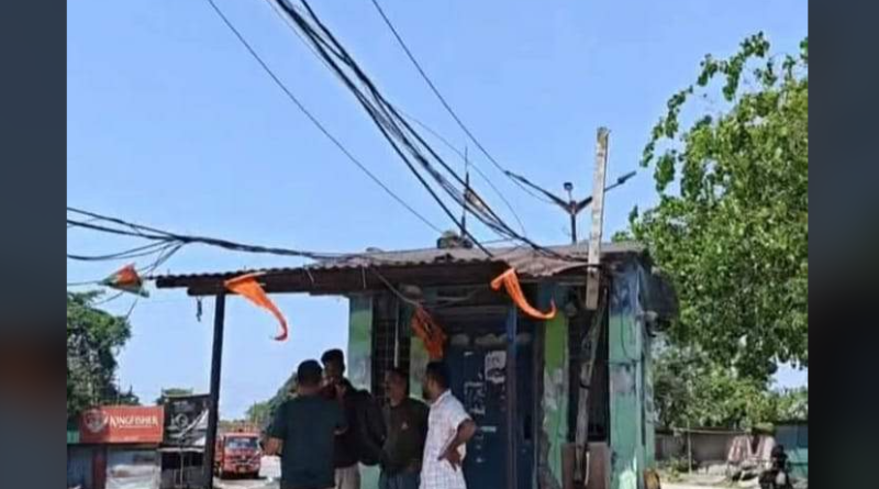 বেস্ট কলকাতা নিউজ : শিলিগুড়ির ফুলবাড়ি বাইপাসে বন্ধ হল এসজেডিএ এর টোল সংগ্রহ, গেটে উড়ছে বিজেপির দলীয় পতাকা, অবাধে যাতায়াত করছে গাড়ি