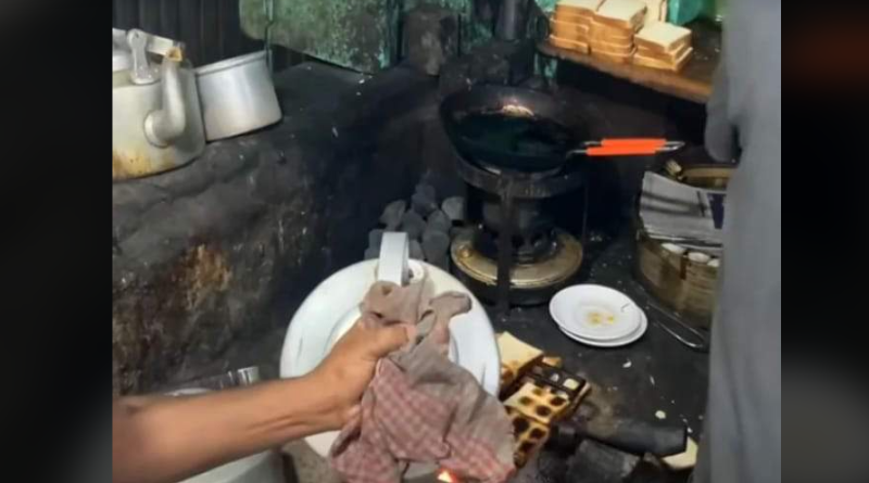 বেস্ট কলকাতা নিউজ : কিভাবে তৈরি হয় টোস্ট অমলেট, একবার দেখুন শিলিগুড়ির বিখ্যাত নেতাজি কেবিনে এসে