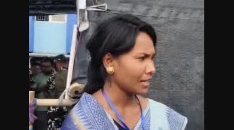 এক জোর ধাক্কা রাজগঞ্জে ,, পরাজয় নিশ্চিত জেনে গণনাকেন্দ্র ছাড়লেন তৃণমূল প্রার্থী স্বপ্না বর্মন নিজস্ব সংবাদ দাতা : জোর ধাক্কা রাজগঞ্জে ,, পরাজয় নিশ্চিত জেনে গণনাকেন্দ্র ছাড়লেন তৃণমূল প্রার্থী স্বপ্না বর্মন।এদিন তিনি জানান এটা মানুষের রায়, সেটা মেনে নিতেই হবে এ ছাড়া আর কোনো গতি নেই। বেস্ট কলকাতা নিউজ : এক জোর ধাক্কা রাজগঞ্জে ,, পরাজয় নিশ্চিত জেনে গণনাকেন্দ্র ছাড়লেন তৃণমূল প্রার্থী স্বপ্না বর্মন